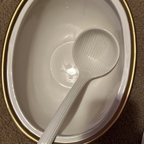 Fitz & Floyd Christmas Rose tureen NWT - Picture 6 of 12